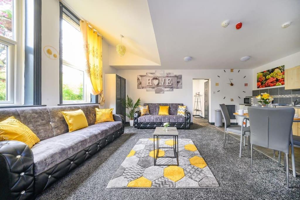 -F5Gh- For Relaxed & Cosy Stay, Free Parking, Wifi Leeds  Exterior photo